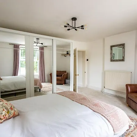 Short Stays - Fishponds