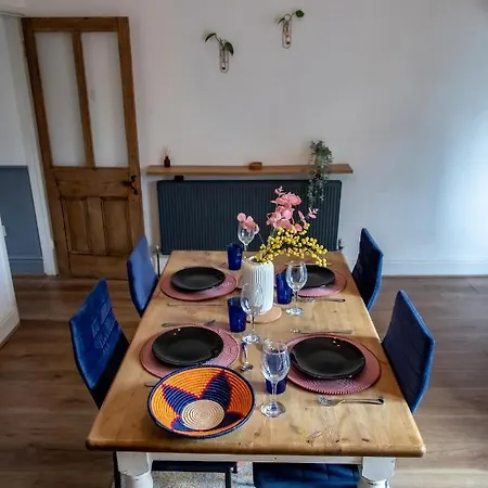 Short Stays - Fishponds Apartment *
